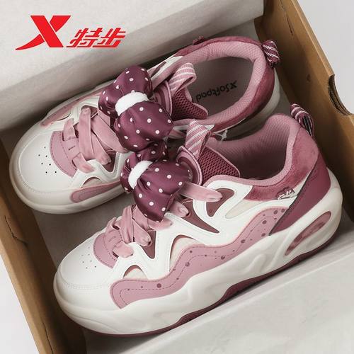 特步女子可爱萌仔鞋软弹厚底板鞋