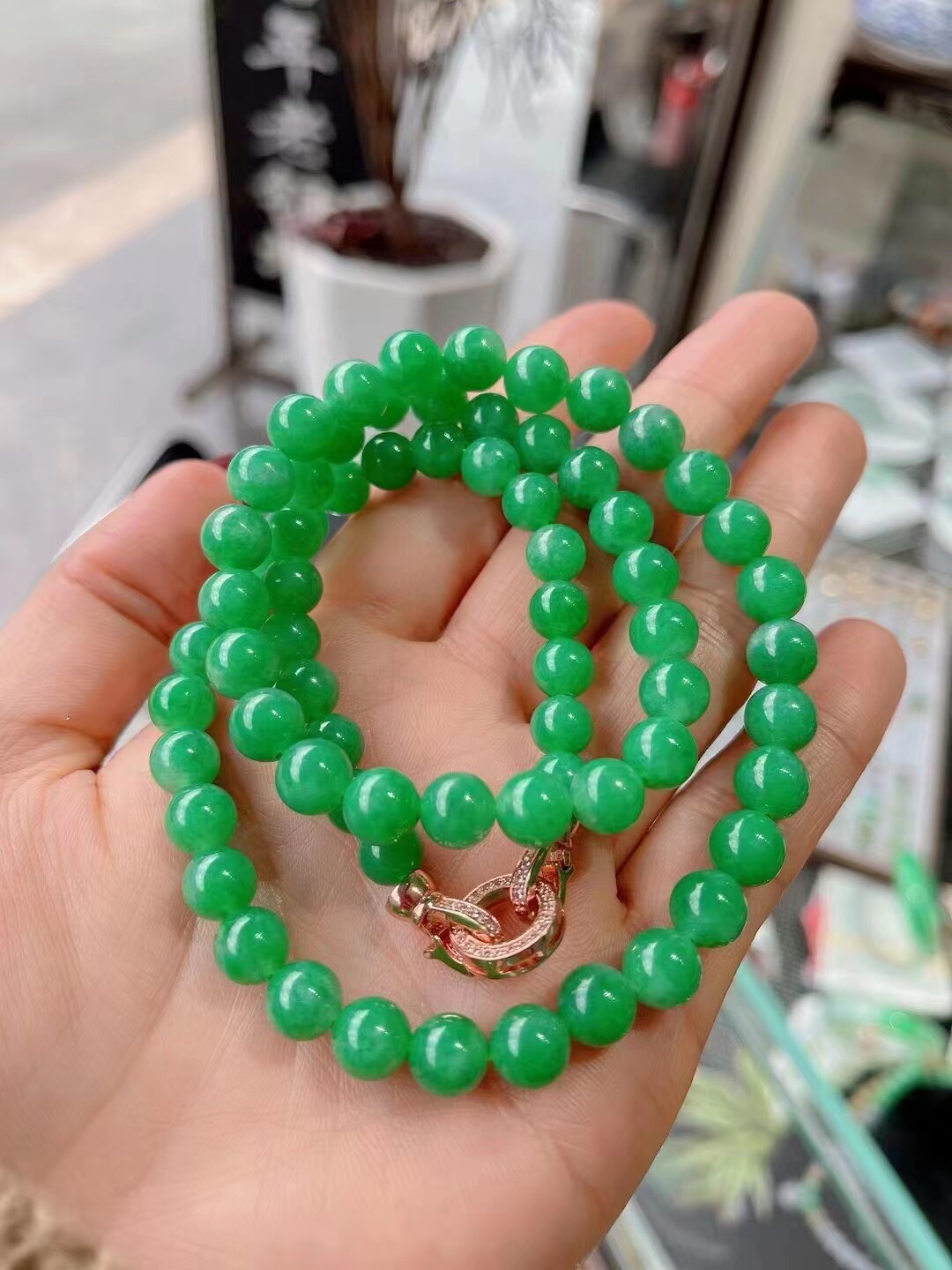 冰种正阳绿珠子项链