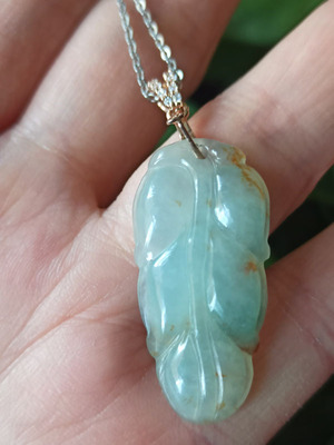 翡翠老坑冰糯黄翡洒金飘花叶子挂坠 正品带权威证书R