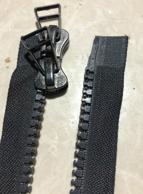 黑灰色8号树脂金属头81厘米双头双开拉锁右插SAB品牌羽绒服长拉链