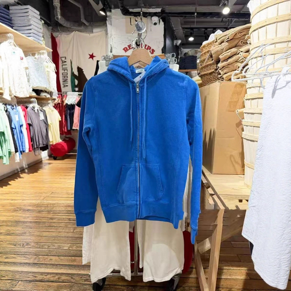 小海鸥宝蓝连帽卫衣43