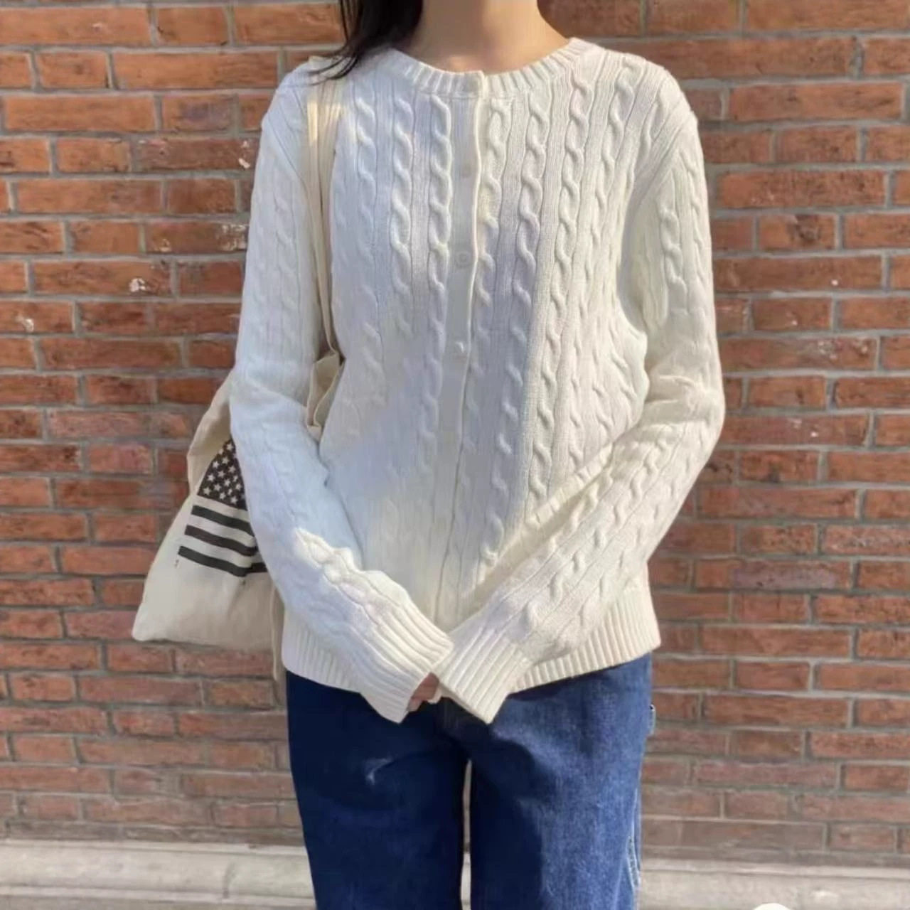 小海鸥纯白麻花针织开衫