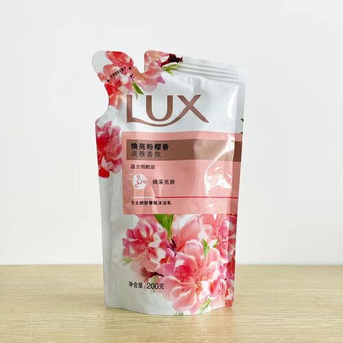 袋装沐浴露乳力士滋润焕亮
