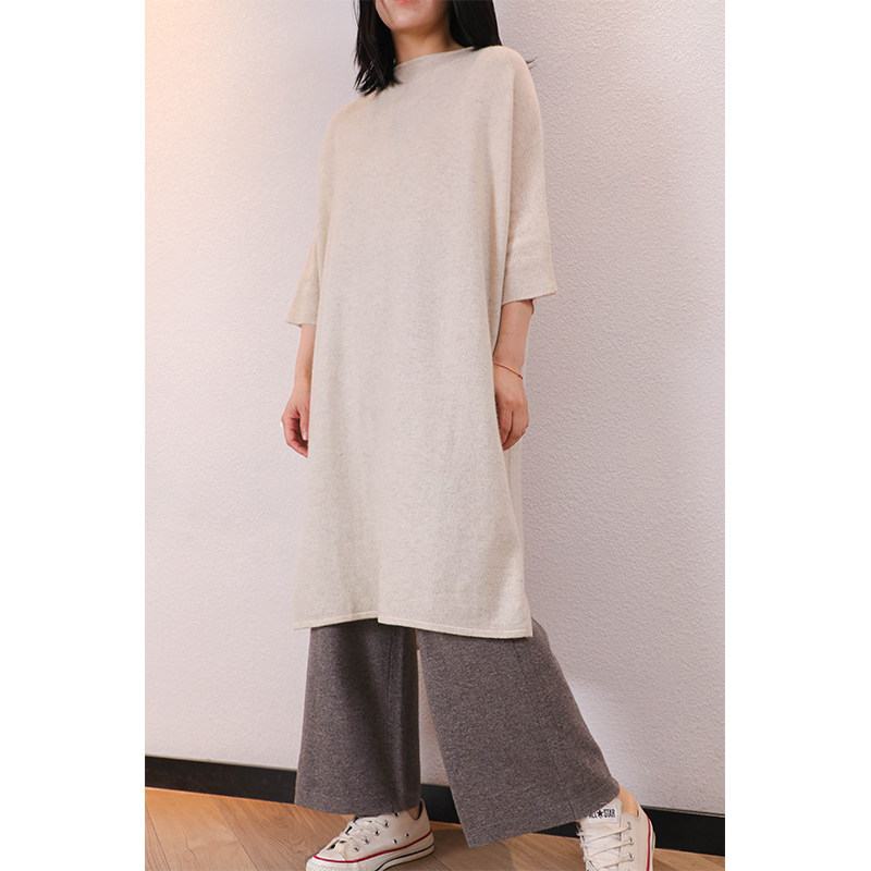 东雍 随性自由优雅圆领侧开叉七分袖套头中长款羊绒针织连衣裙