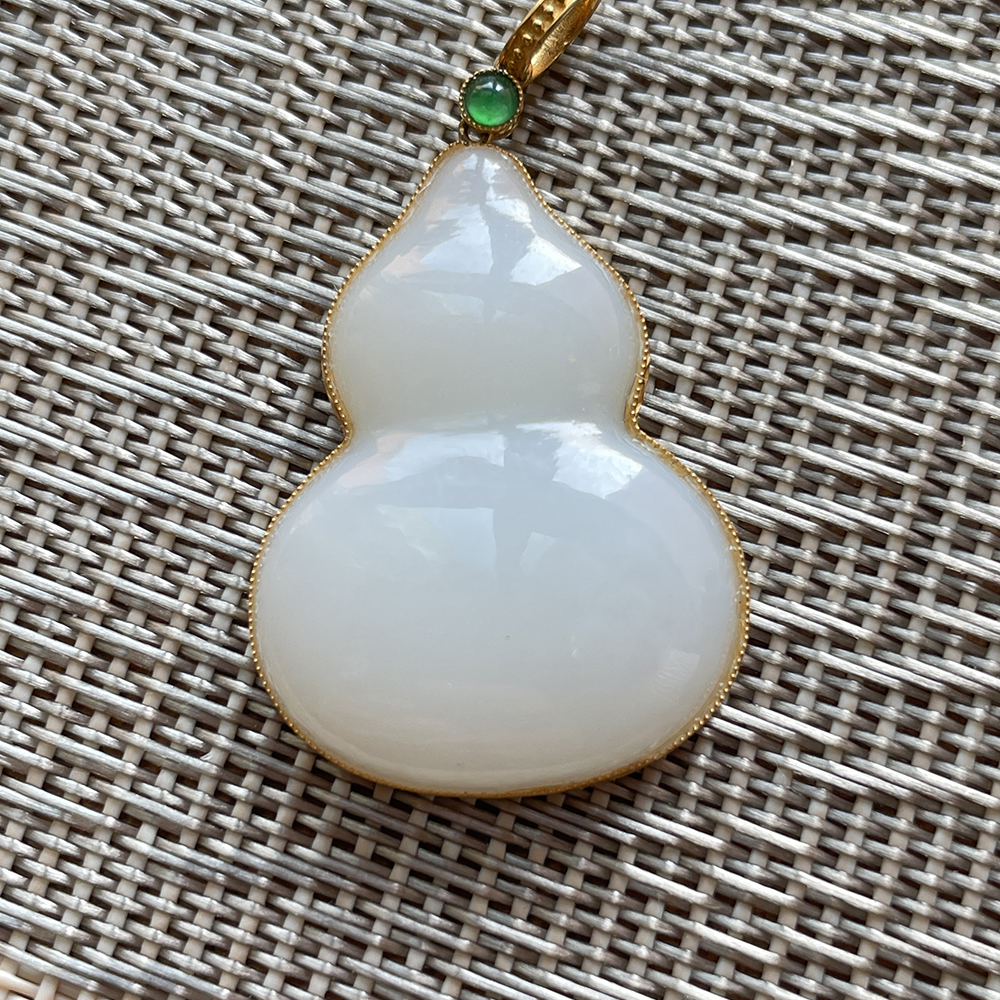 可言坊和田玉18K金镶嵌葫芦吊坠挂件，细腻金镶白玉，福禄双全