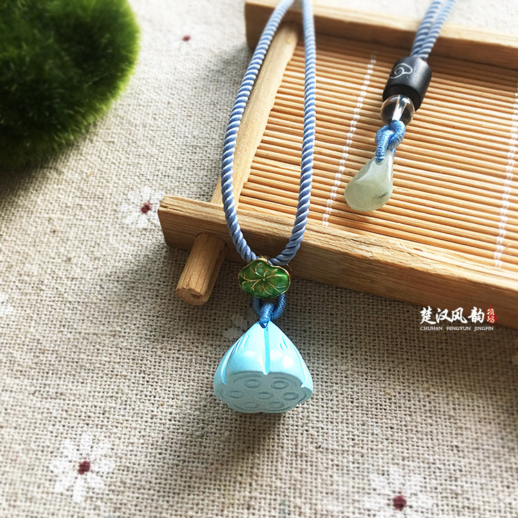 莲系列天然湖北绿松石白蓝伴生雕刻小莲蓬吊坠锁骨链项链女款挂绳