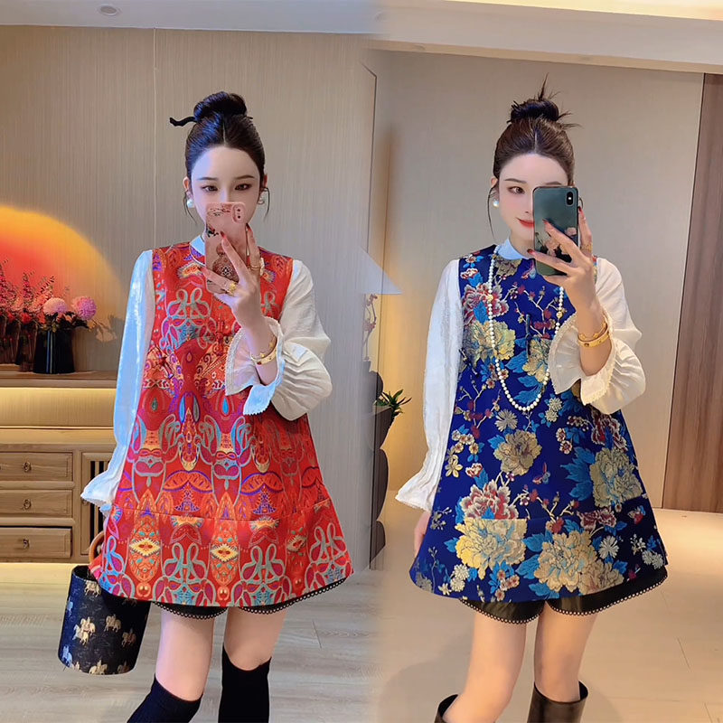 新中式提花马甲裙女2026早春新款高端气质半圆盘扣国风坎袖连衣裙