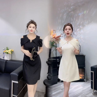 千金名媛风设计感蝴蝶结露肩连衣裙女2026夏季新款收腰显瘦包臀裙