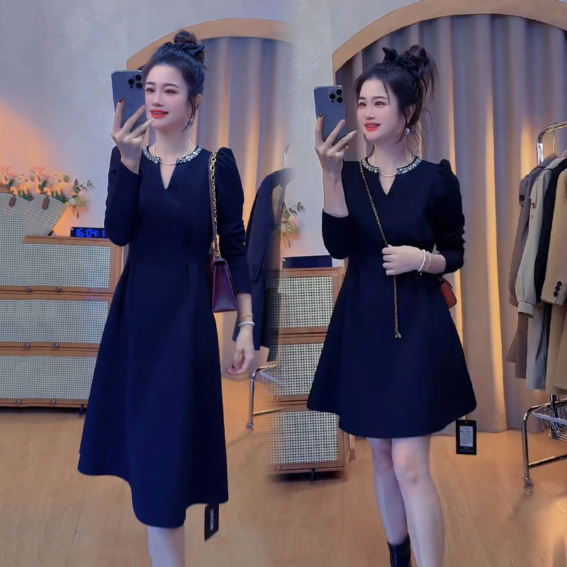 气质名媛风显瘦轻奢黑色连衣裙女