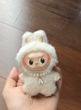 4.0迷你拉布布娃盲盒迷你Labubu挂件26个字母珍珠项链首饰配件