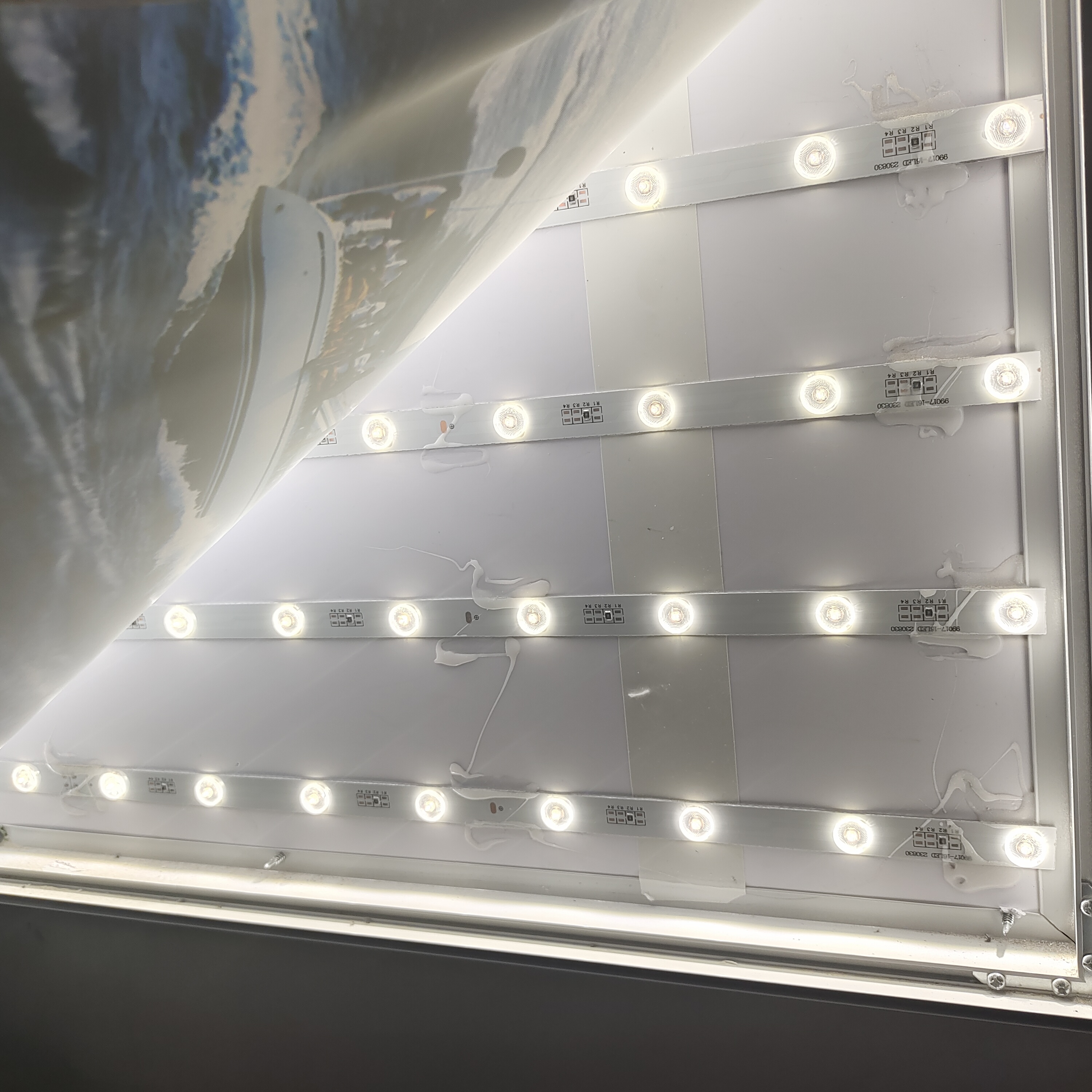 每米16灯高光效漫反射，用于3-5厘米超薄灯箱