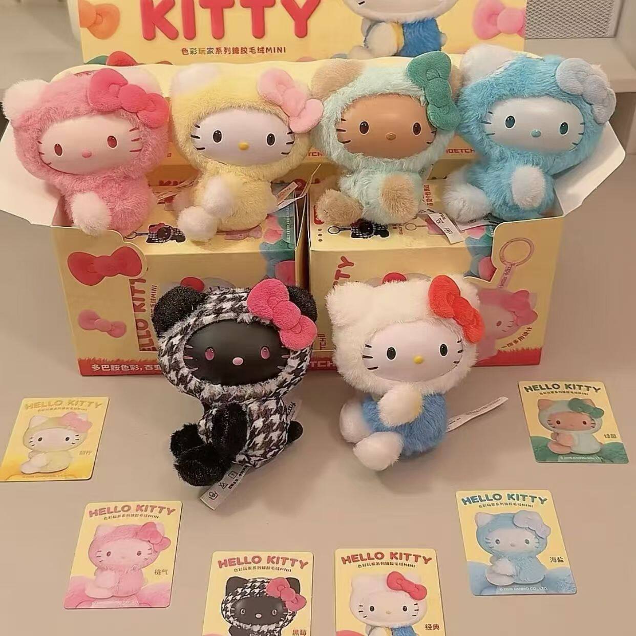 正版三丽鸥HelloKitty色彩玩家系列盲盒潮玩糖胶毛绒MINI周边挂件