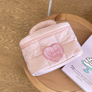 新款超火便携ins高级感小众化妆包大容量化妆品收纳袋洗漱包