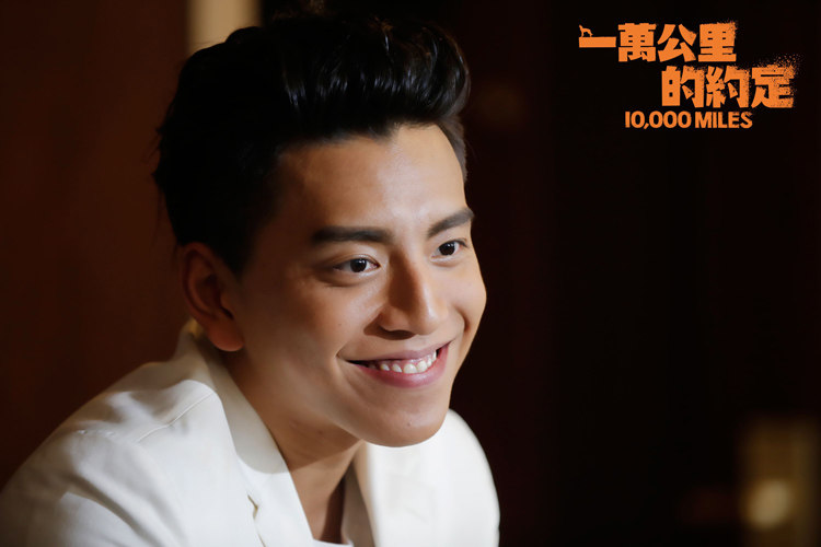 装饰画 男明星海报 校霸王大陆写真照片 贴画壁画贴图大幅墙纸