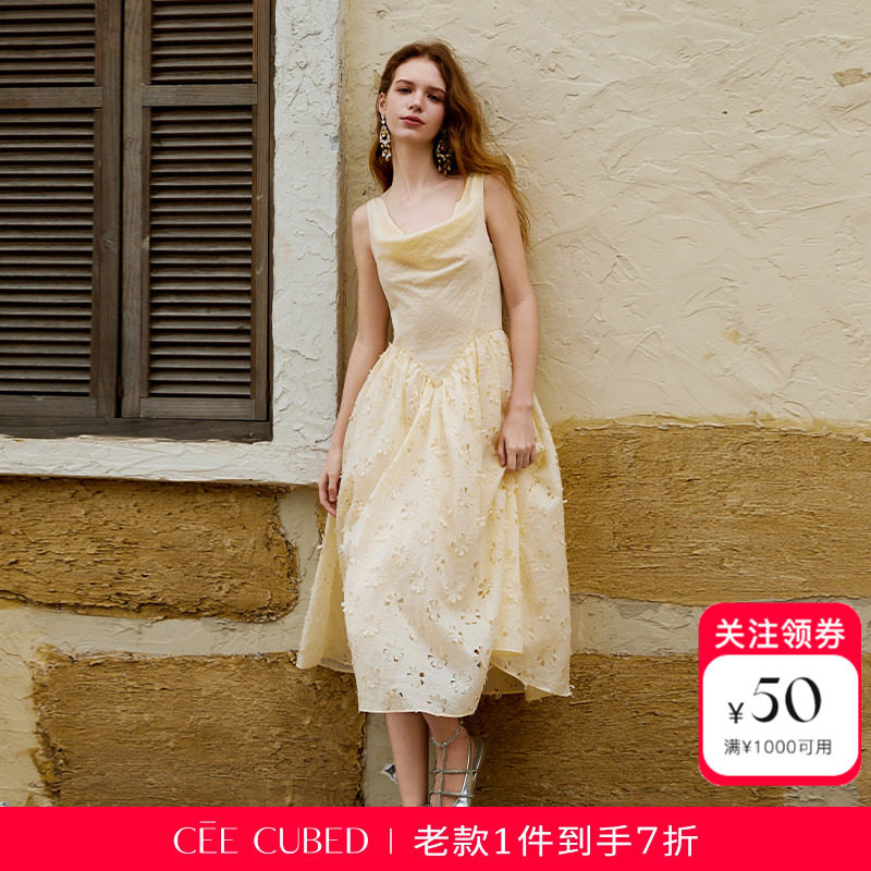 明星同款立体花朵无袖礼服裙图片