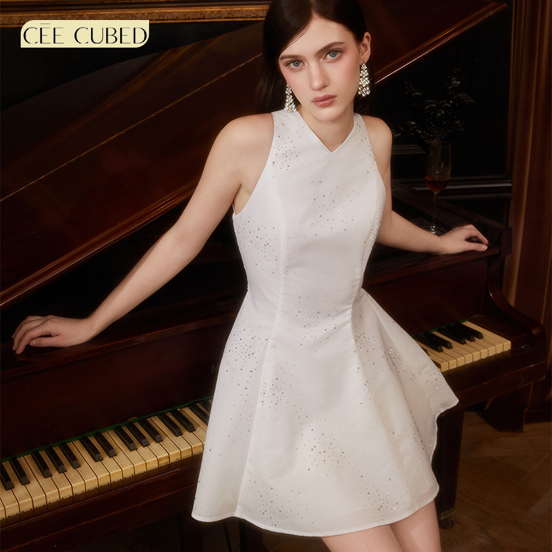 CEECUBED烫钻阔型A摆背心连衣裙