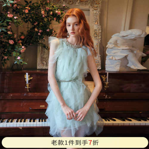 CEECUBED重工荷叶边无袖连衣裙