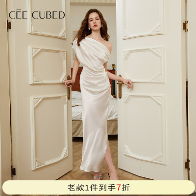 CEECUBED米白醋酸斜肩连衣裙