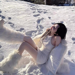白色毛绒袜套毛茸茸腿套雪地靴毛毛鞋套冰雪大世界长白山穿搭冬季