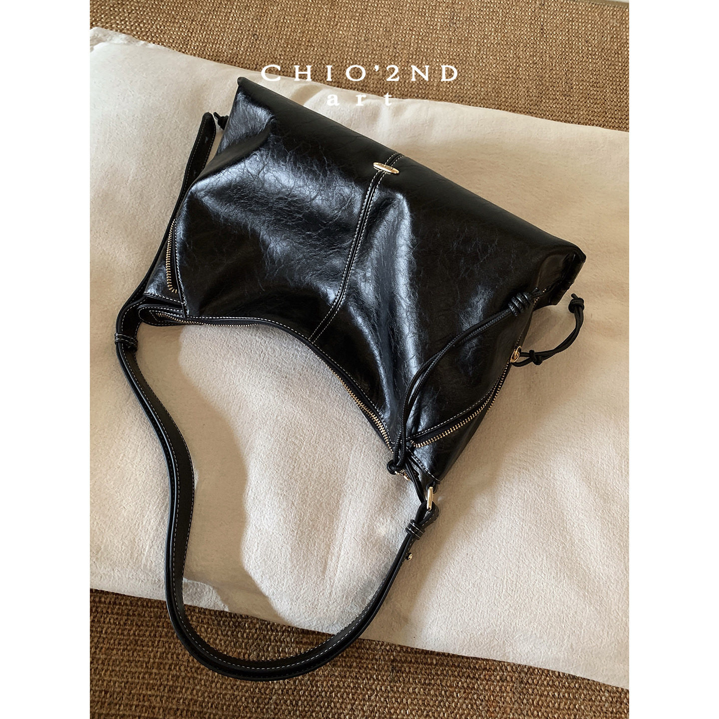 南风Chio2nd松弛黑皮hobo流浪包图片