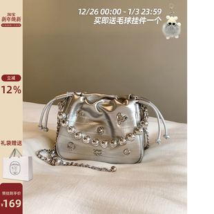 秋冬超火单肩斜挎小包 2025新款 南风Chio2nd 银色恋语水桶包包女式