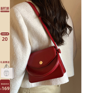 南风Chio2nd 红色婚包新娘单肩斜挎包 洋红情书小方包包女2026新款