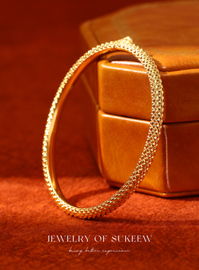 时尚巴黎钉纹轻奢手镯