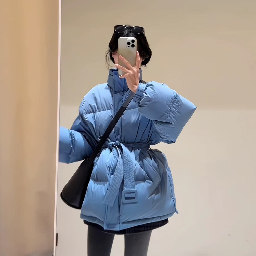 LILI杭州濮院百搭蓝色韩系系带收腰立领设计感90白鸭绒羽绒服外套