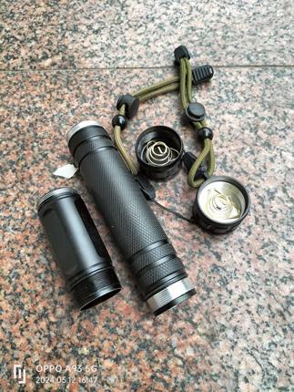 配件大功率探照灯四核强光LED手电筒铝合金电池26650 18650中间管