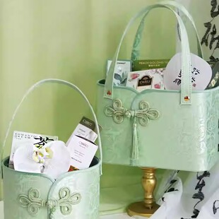 中式国风绸缎布手提抱抱桶包装盒结婚伴娘伴手礼盒节日送礼礼物盒