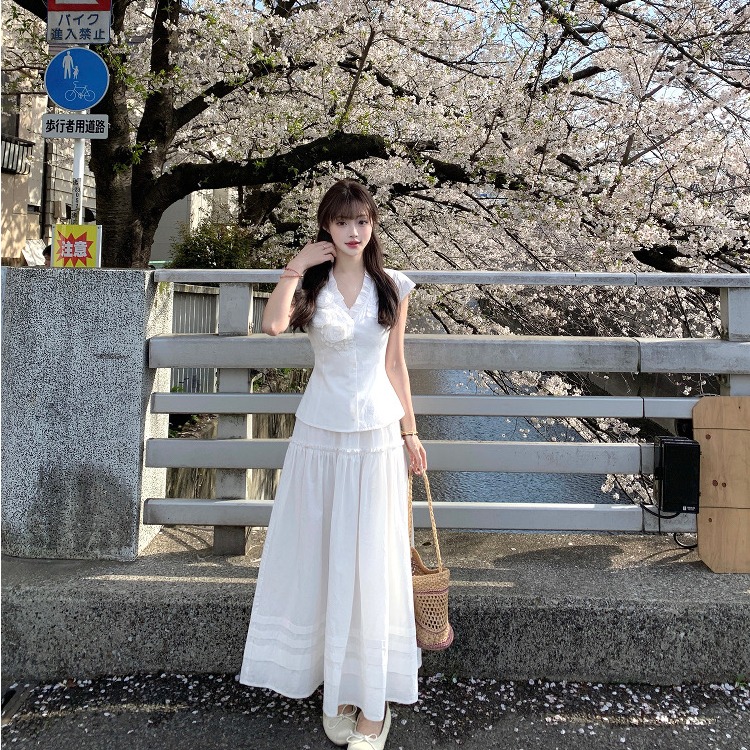 初梦POKEMENG 白瑰之夏 立体盘花玫瑰小飞袖白色衬衫收腰套装女