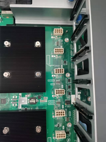 服务器显卡供电大电流