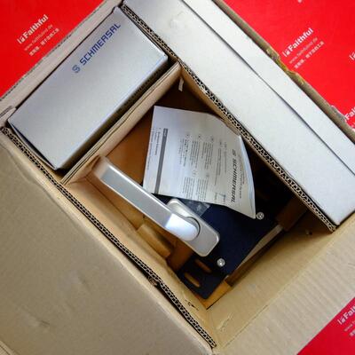 Schmersal 101175491 施迈赛全新安全开关 AZM 161-STS30-06