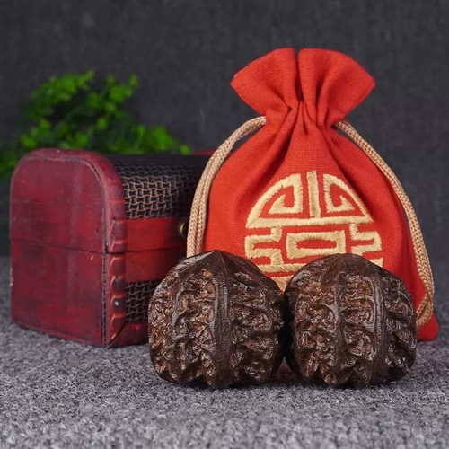 沉香木核桃手转球按摩保健手握球