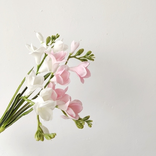 仿妆PU玉簪花水仙手感仿真花花束摆件客厅餐桌假花摆花轻奢小苍兰