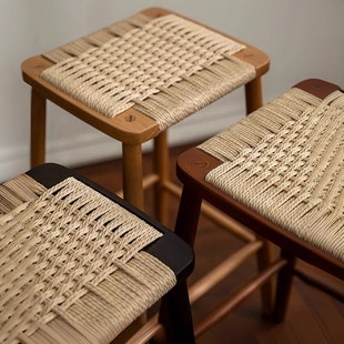 中复古胡桃实木绳编织换鞋小方板凳家用矮茶桌吧台卧室梳化妆椅子