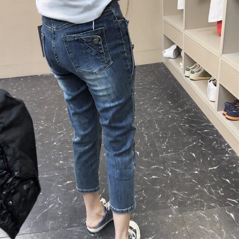 春夏新款时尚牛仔烟管裤女图片