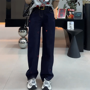 2025年春季新款刺绣直筒牛仔裤女显瘦洋气弯刀裤大码遮肉阔腿裤子