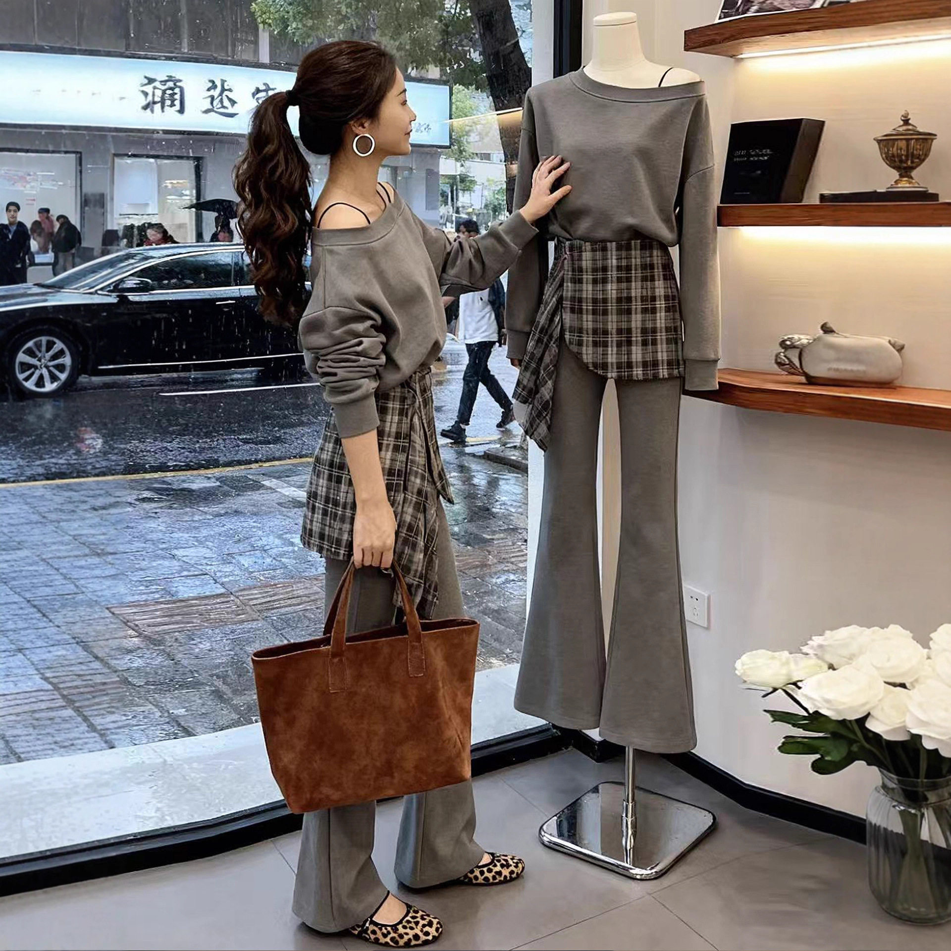 韩系漂亮休闲运动套装女秋冬季显瘦斜肩卫衣遮胯屁帘微喇裤两件套,女装/女士精品,时尚套装,淘宝优惠券,粉丝福利购,淘宝优惠卷