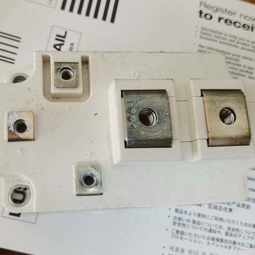 可维修英飞凌模块型号BSm300GA 120DLCS-B7。箱议价