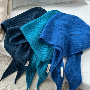 25秋冬/韩系浪漫鱼骨条镂空100％纯羊毛针织三角围巾加大保暖披肩