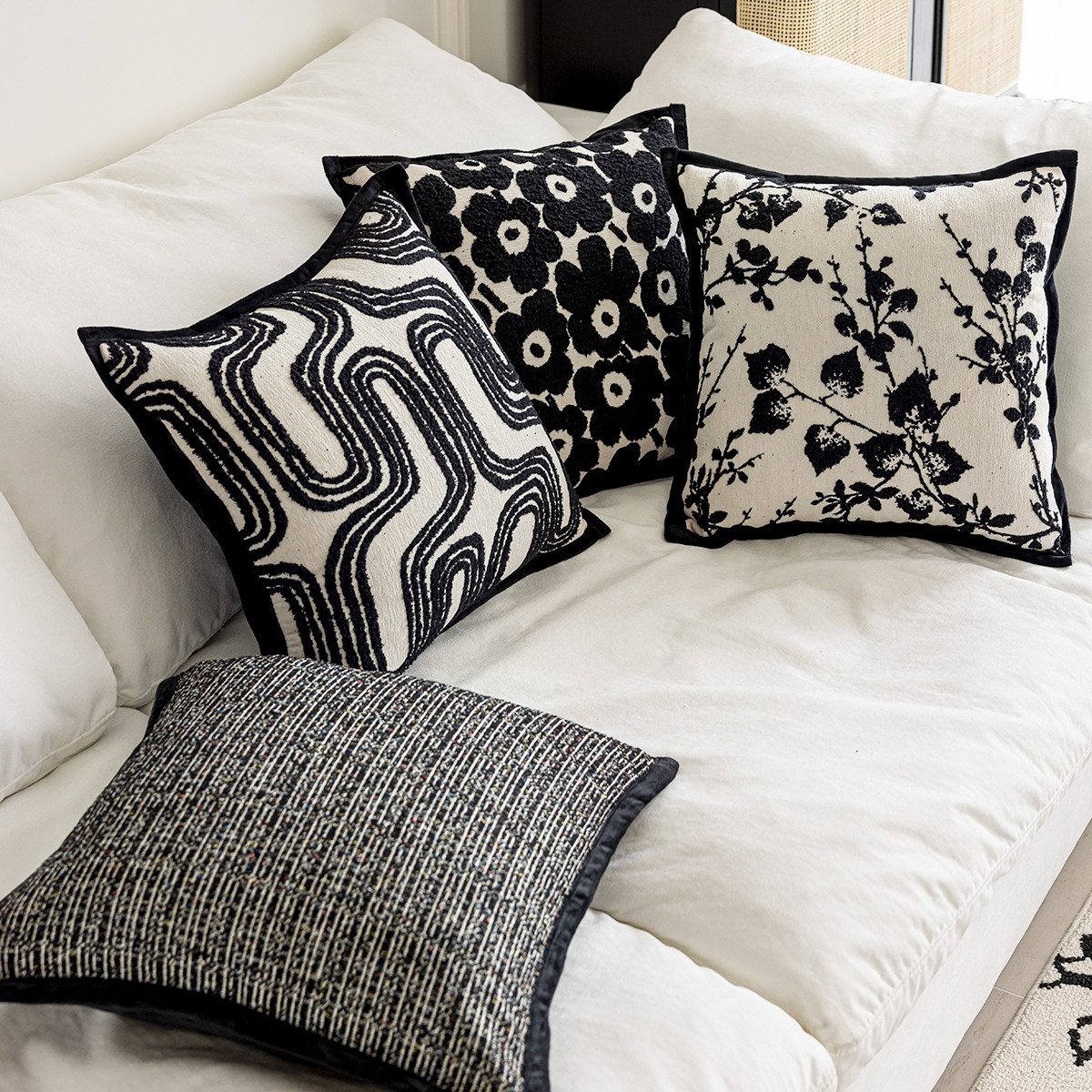 宏远时尚法式浪漫枕头，适合女孩用枕芯沙发，客厅靠垫，午睡神器