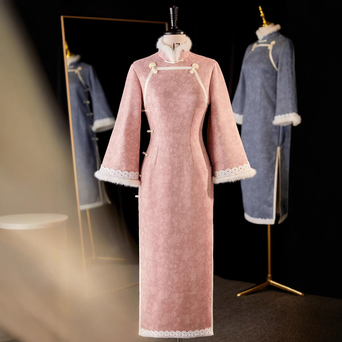 2024年冬季荷旗简加厚新中式加绒意绒压花长袖长款改良旗袍中国风