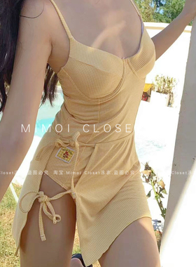 Mimoi Closet新款多巴胺黄色吊带性感裙式遮肚泳装连体游泳衣女款