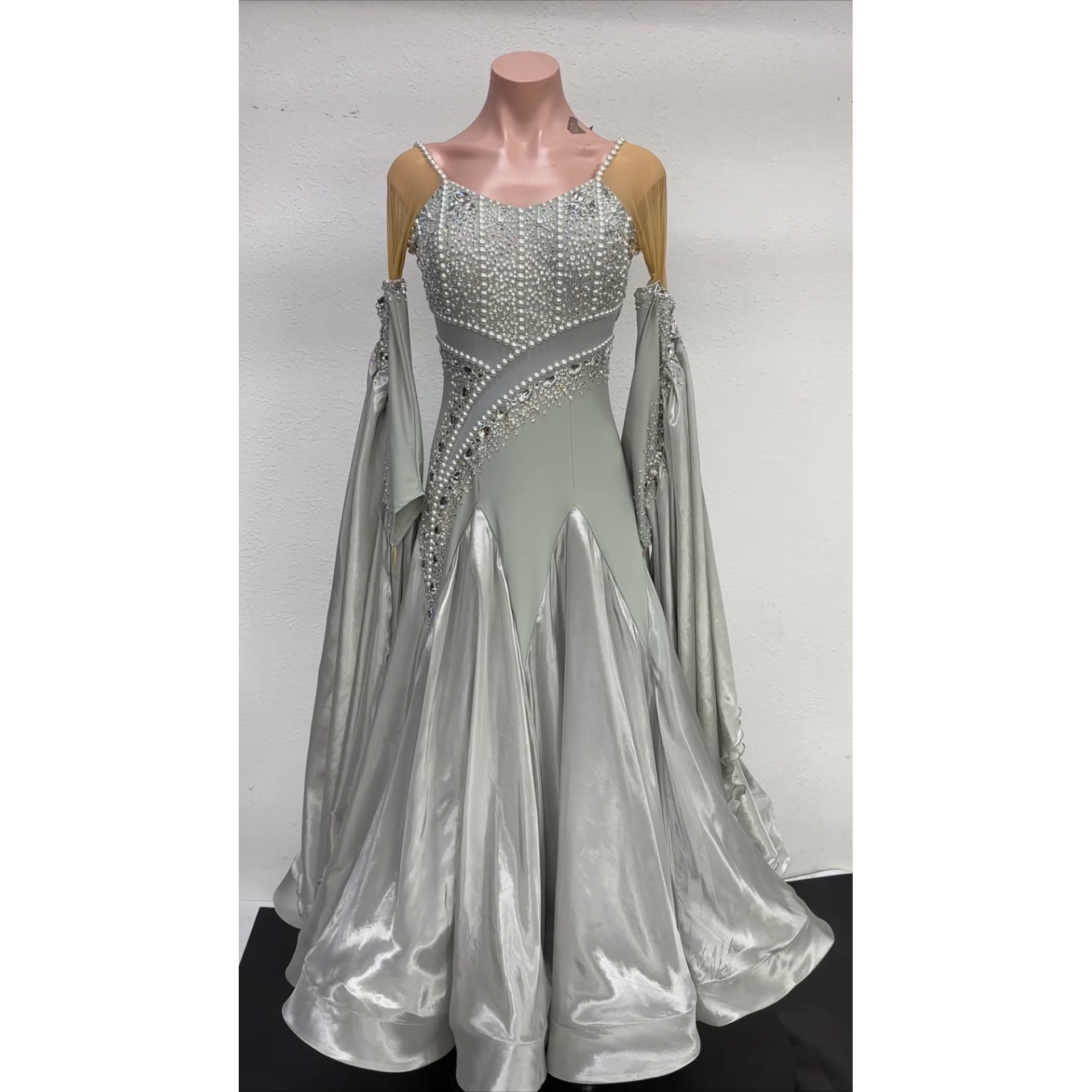 懒猫onue高端定制【MM848】摩登舞赛服 国标舞赛裙专业演出裙子