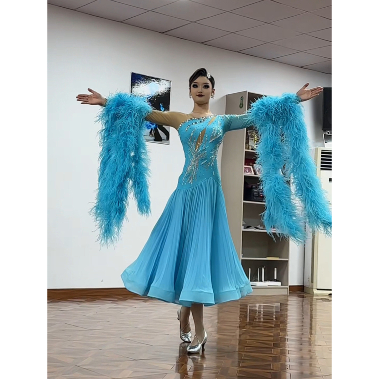 懒猫onue高端定制【MM937】摩登舞赛服专业国标舞衣比赛演出裙子