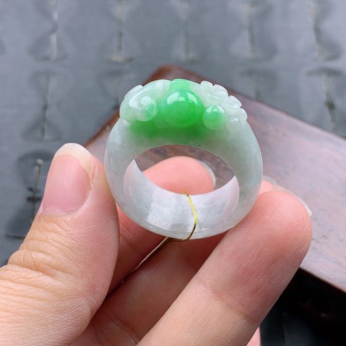 23号缅甸天然A货翡翠 T979 内径20.5/10.4/4mm 飘绿戒指有求必应