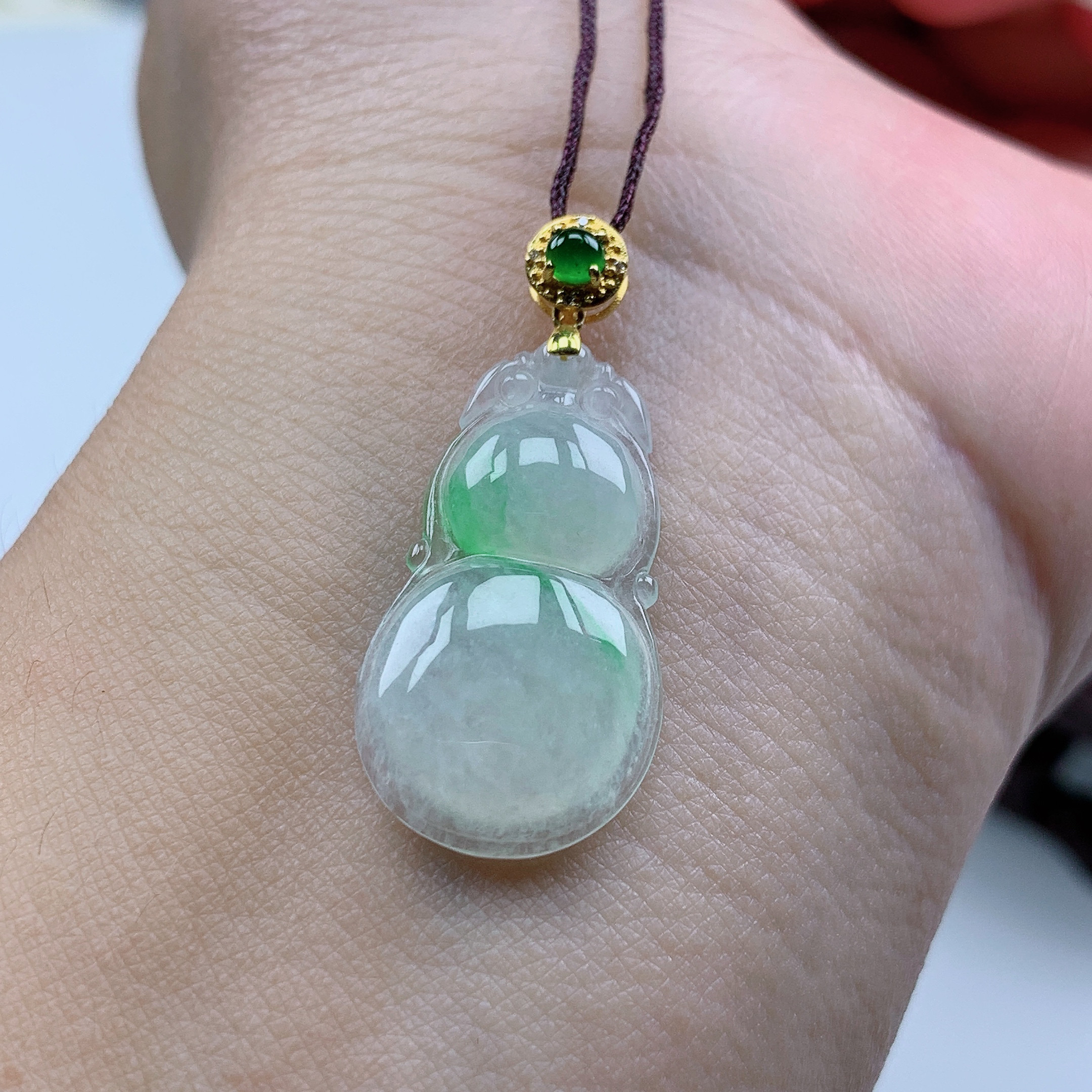 缅甸天然A货翡翠 249  18K金伴钻镶嵌扣头冰种飘绿葫芦吊坠