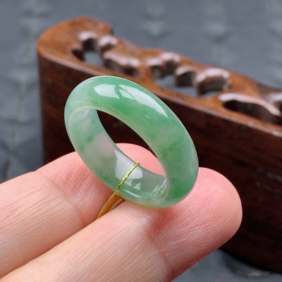 15号缅甸天然A货翡翠 T858 内径17.7/6/3mm 飘绿戒指