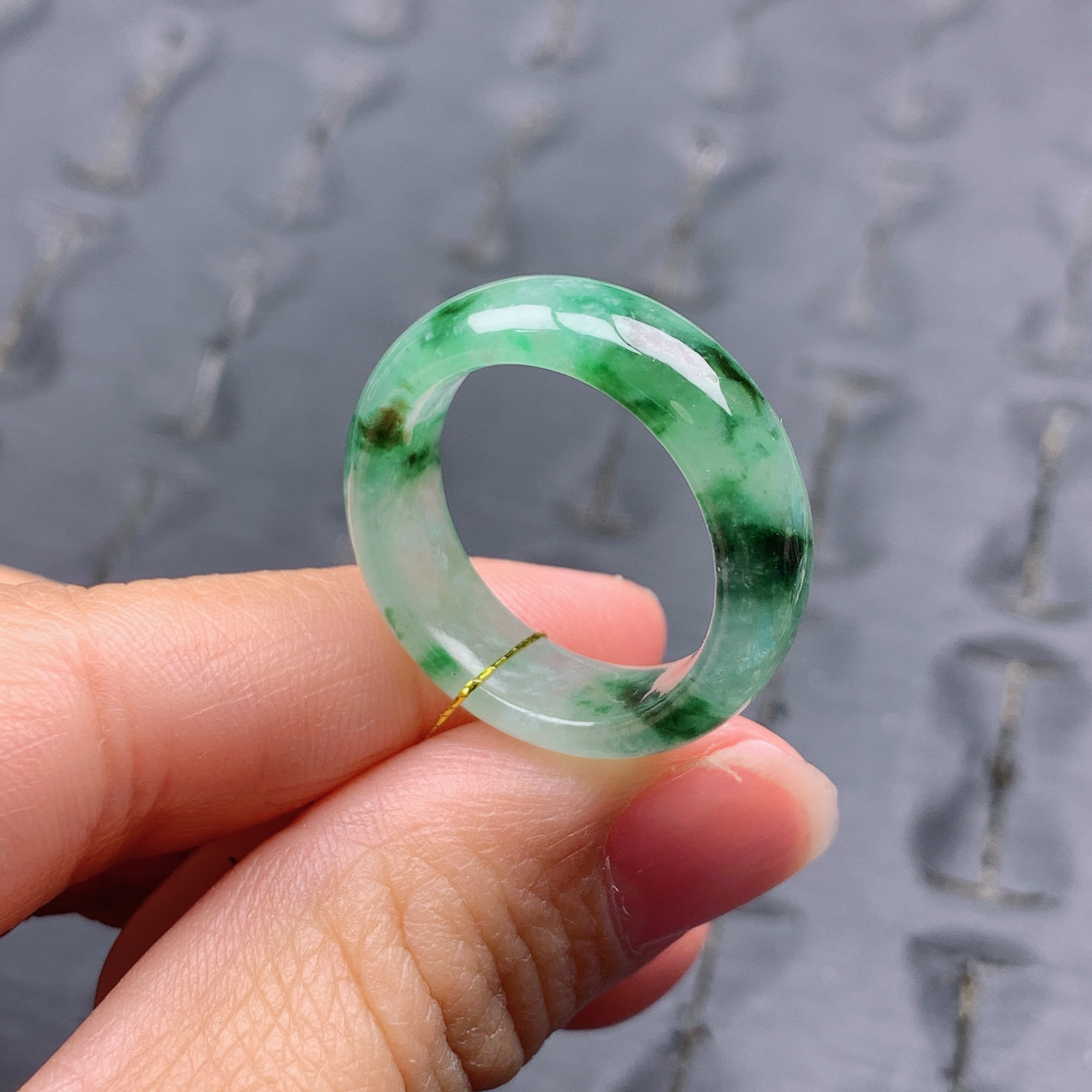 19-20号缅甸天然A货翡翠T621 内径19/7.3/3.4mm 冰胶飘绿戒指